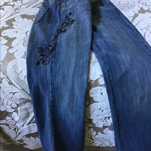 WHBM Jeans - Picture 5 of 9